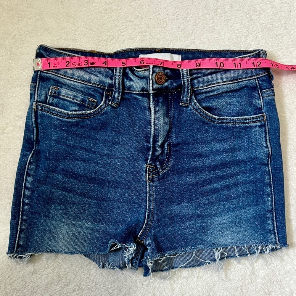 VERVET Raw Hem Cut-Off Denim Shorts - Size 25 - Picture 3 of 11
